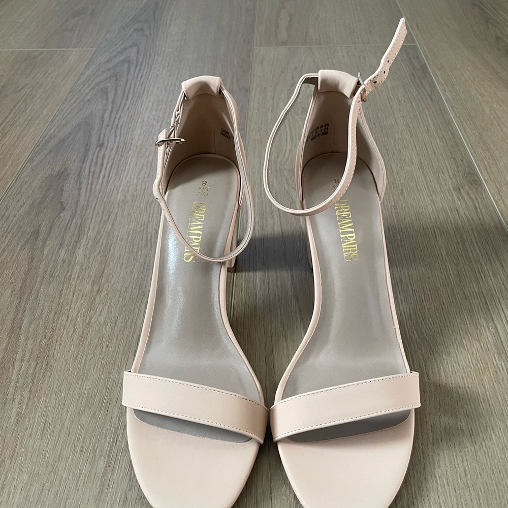 Dream Pairs Nude Block Heels – Size 8